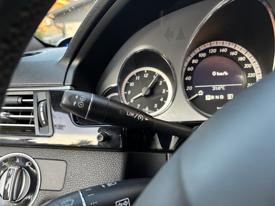 MERCEDES-BENZ E-KLASA 200 CDI AUTOMATIK AMG-PAKET CIJENA 10,900€!!!, fotografija 14