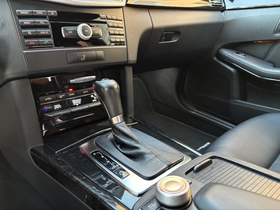 MERCEDES-BENZ E-KLASA 200 CDI AUTOMATIK AMG-PAKET CIJENA 10,900€!!!, fotografija 15