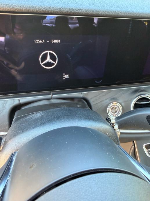 Mercedes-Benz E-klasa 200 D automatik, fotografija 12