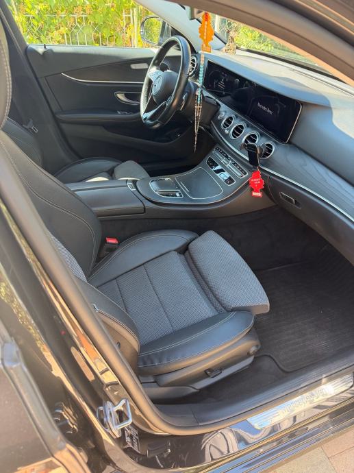 Mercedes-Benz E-klasa 200 D automatik, fotografija 4