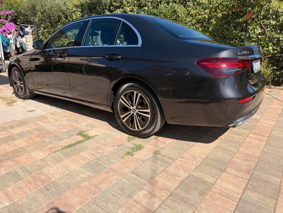 Mercedes-Benz E-klasa 200 D automatik, fotografija 11
