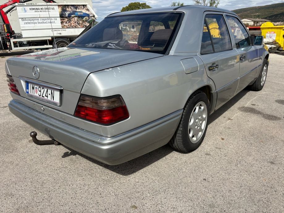 Mercedes-Benz E-klasa 200 D, pogled izvana - slika 4