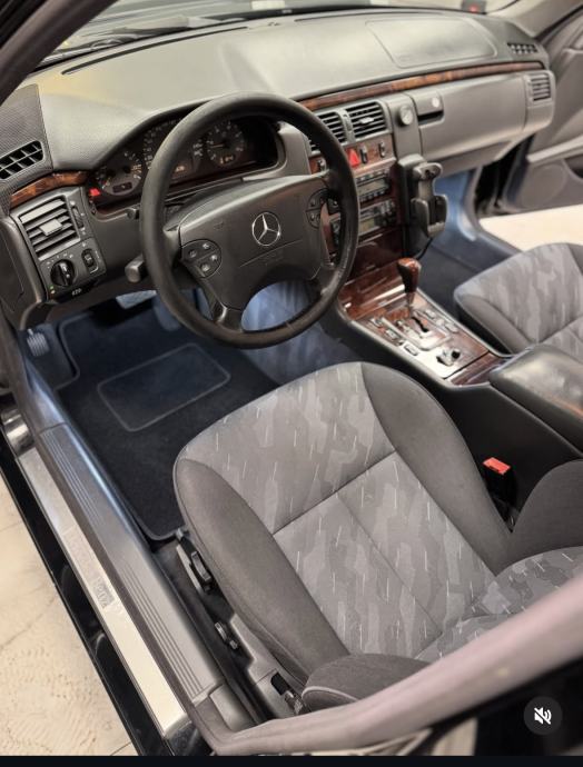 Mercedes-Benz E-klasa 220 automatik, fotografija 6