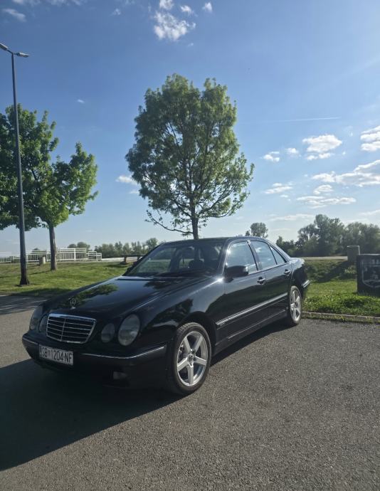 Mercedes-Benz E-klasa 220 automatik, fotografija 2