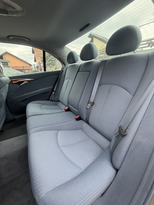 Mercedes-Benz E-klasa 220 CDI automatik 1.vlasnik-servisna knjiga, fotografija 16