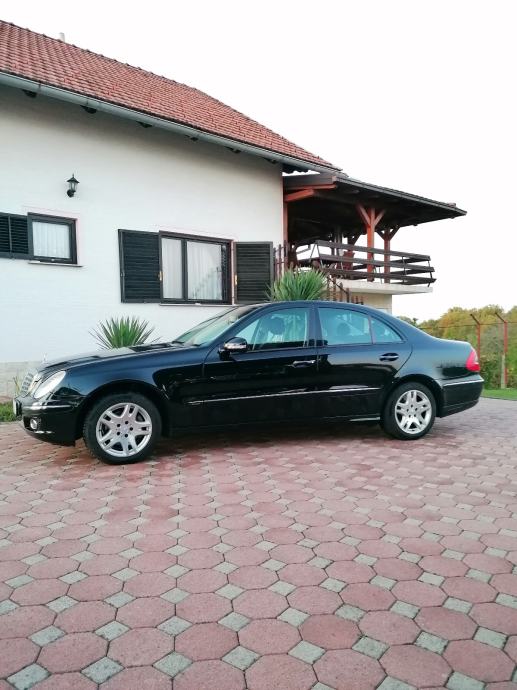 Mercedes-Benz E-klasa 220 CDI Elegance, fotografija 12