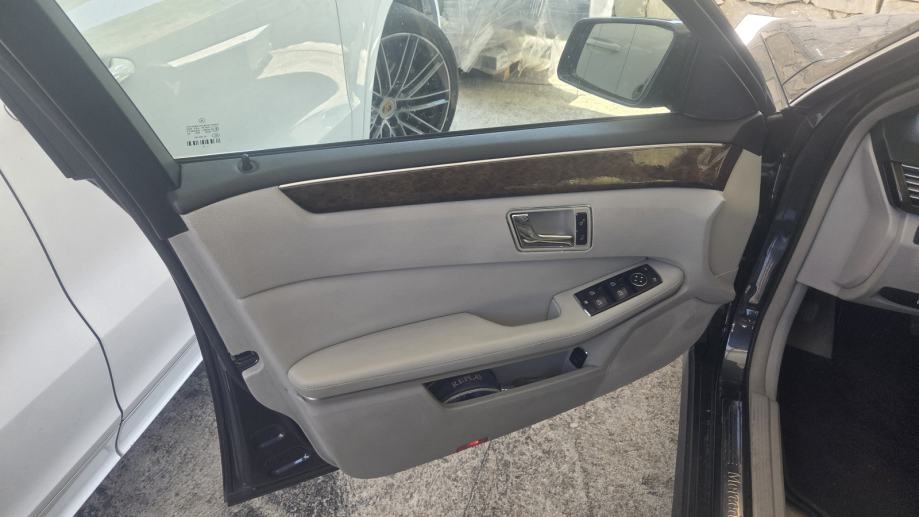 Mercedes-Benz E-klasa 220 CDI automatik, fotografija 14