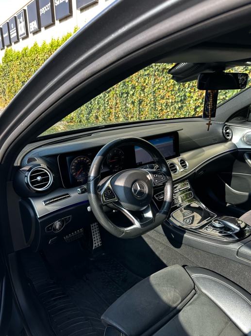 Mercedes-Benz E-klasa 220 D AMG Automatik*360*Navi*Widescreen*, fotografija 8