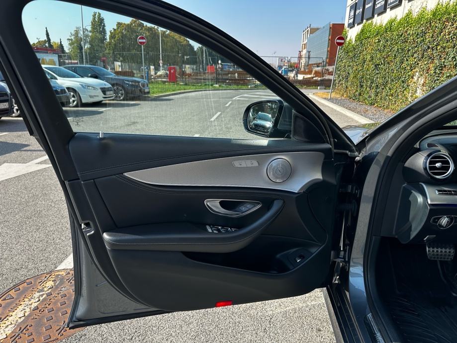 Mercedes-Benz E-klasa 220 D AMG Automatik*360*Navi*Widescreen*, fotografija 9