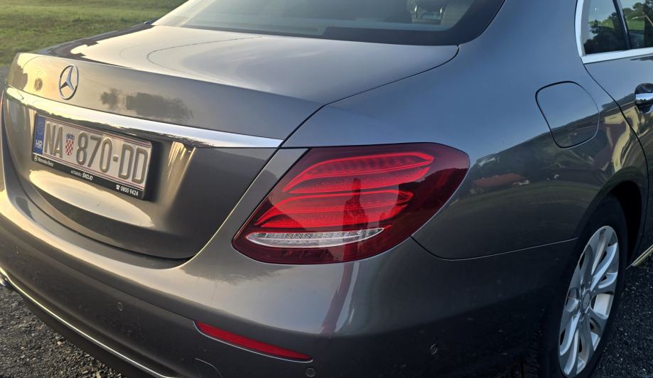 Mercedes-Benz E220D*REGISTRIRAN*9G-auto*F1*360 Kamera*AMB, fotografija 9