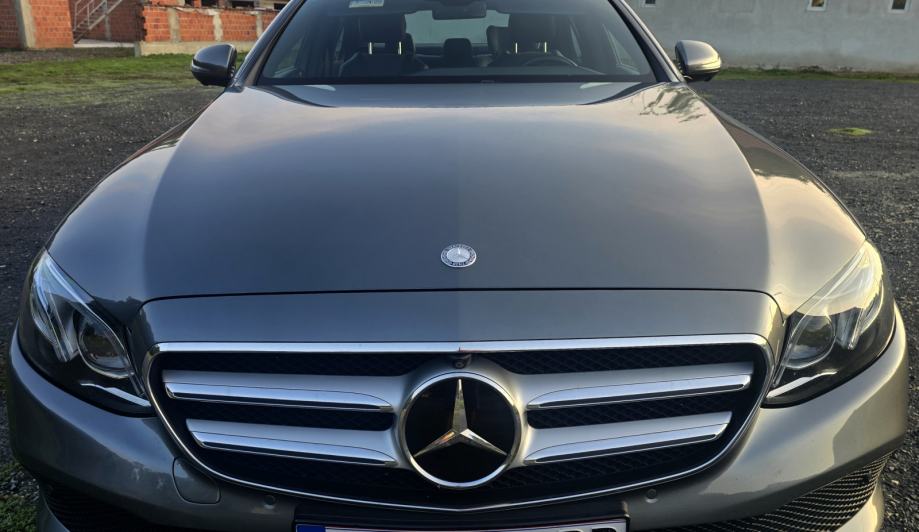 Mercedes-Benz E220D*REGISTRIRAN*9G-auto*F1*360 Kamera*AMB, fotografija 13