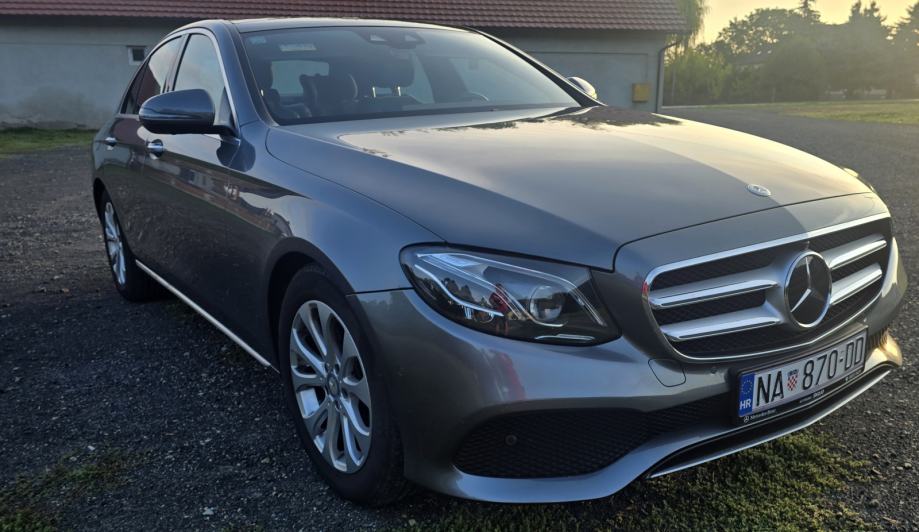 Mercedes-Benz E220D*REGISTRIRAN*9G-auto*F1*360 Kamera*AMB, fotografija 7