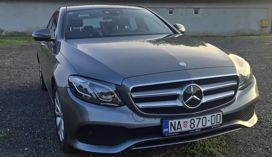 Mercedes-Benz E220D*REGISTRIRAN*9G-auto*F1*360 Kamera*AMB, fotografija 6