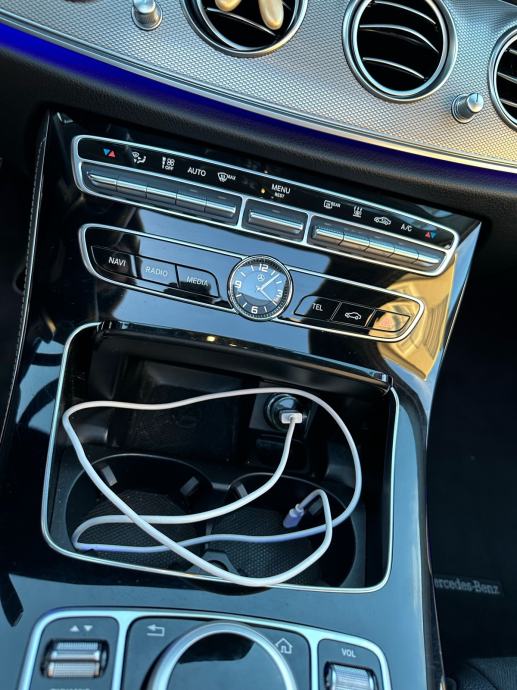 Mercedes-Benz E-klasa 220 D automatik, fotografija 4