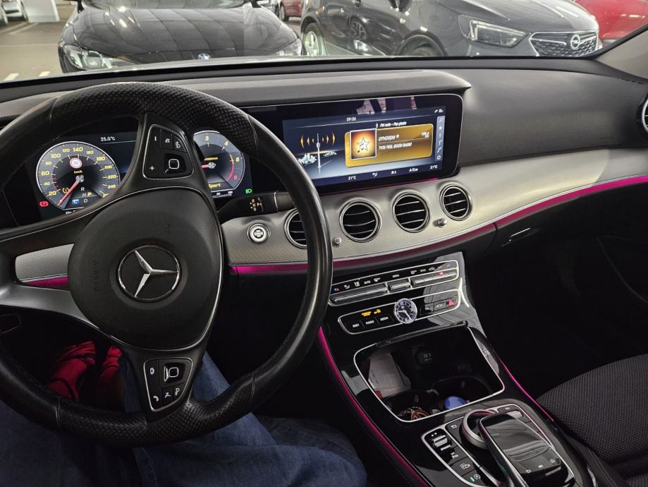 Mercedes-Benz E-klasa 220 D automatik, fotografija 8