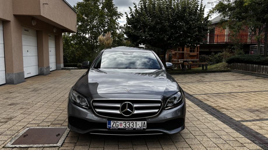 Mercedes-Benz E-klasa 220 D automatik, fotografija 3