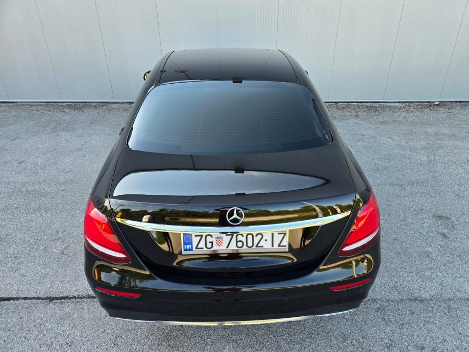 Mercedes-Benz E-klasa 220d AMG, Full Oprema, Top Stanje, Servisna!, fotografija 5