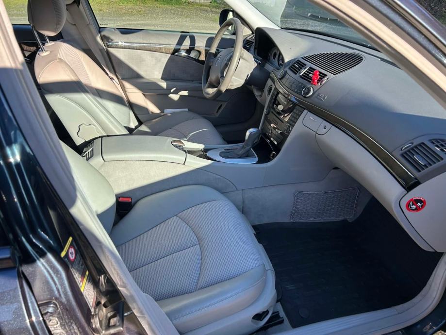 Mercedes-Benz E-klasa W211 270 CDI automatik 182000km AVANTGARDE, fotografija 9