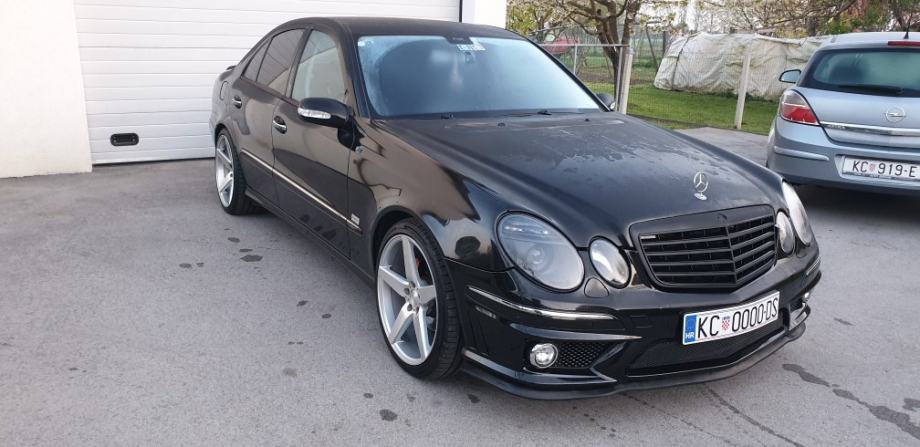 MercedesBenz Eklasa 270 CDI w211 black zamjena za suv