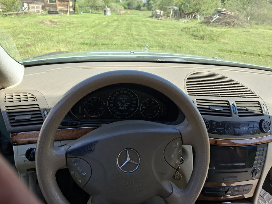 Mercedes-Benz E-klasa 270 CDI, fotografija 8