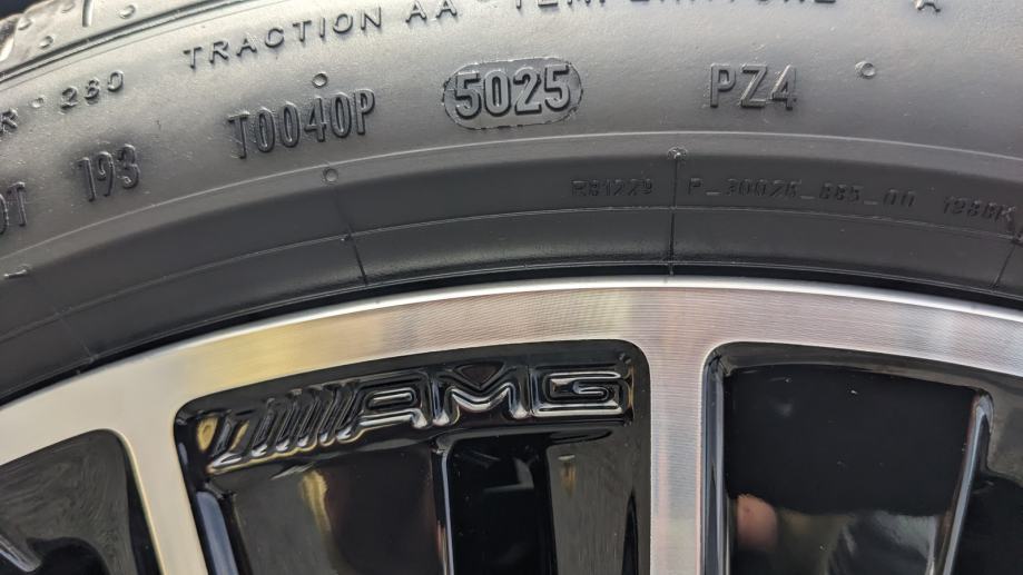 MERCEDES-BENZ E KLASA 4MATIC AMG LINE 220d 9G-TRONIC, fotografija 11