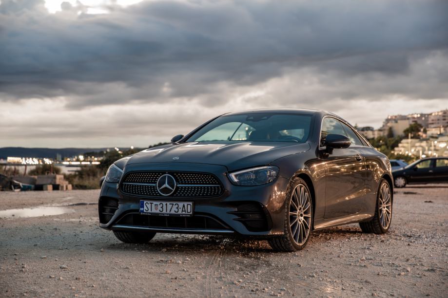 Mercedes Benz E klasa coupe 220d automatik AMG LINE,360 kamera, fotografija 2