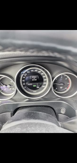 Mercedes-Benz E-klasa E 200, fotografija 2
