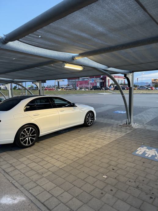 Mercedes-Benz E-klasa E 220 automatik 9 G- AMG PANORAMA, fotografija 3