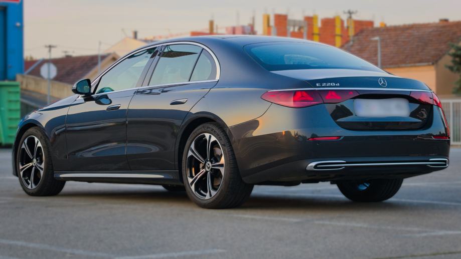 Mercedes-Benz E-klasa E 220 automatik LEASING BEZ UČEŠĆA TVORNIČKO JA, fotografija 8