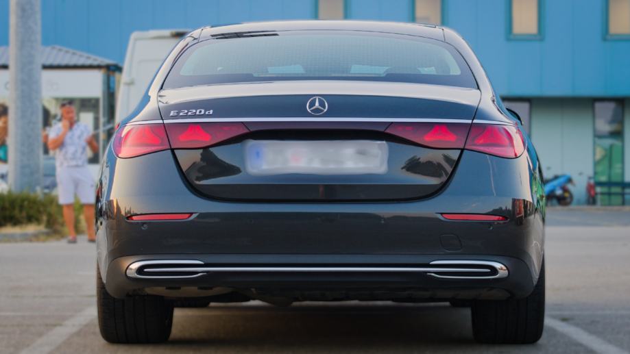 Mercedes-Benz E-klasa E 220 automatik LEASING BEZ UČEŠĆA TVORNIČKO JA, fotografija 6