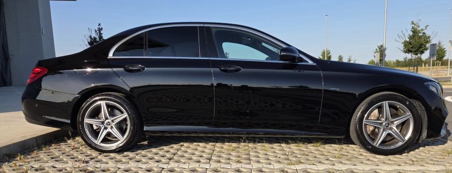 Mercedes-Benz E300 de AMG Line/JungeSterneJamstvo/registriran, fotografija 7