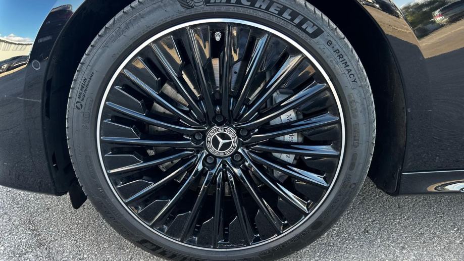 Mercedes-Benz E-klasa, fotografija 17
