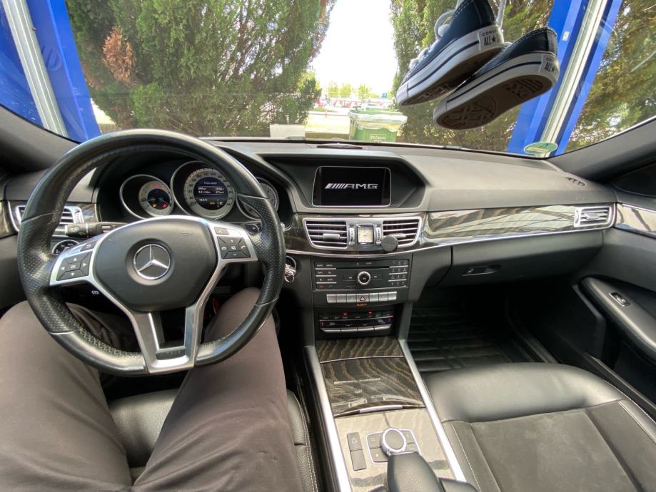 Mercedes-Benz E-klasa T-model 220D AMG line automatik, fotografija 17