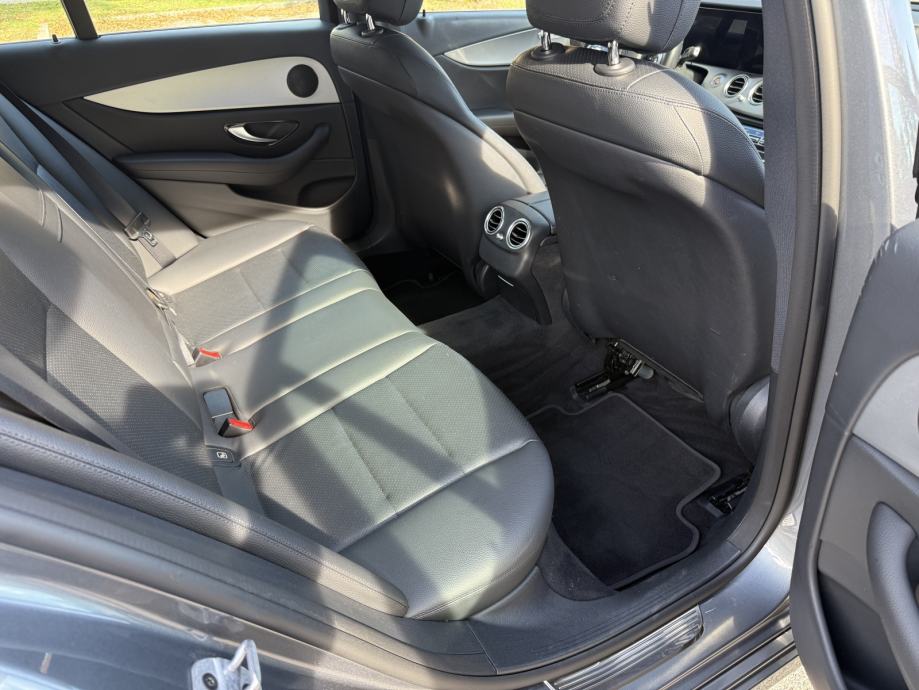 Mercedes-Benz E-klasa T-model 300de automatik Plug-in hibrid, fotografija 14