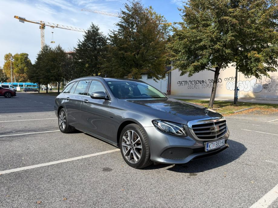Mercedes-Benz E-klasa T-model 300de automatik Plug-in hibrid, fotografija 2