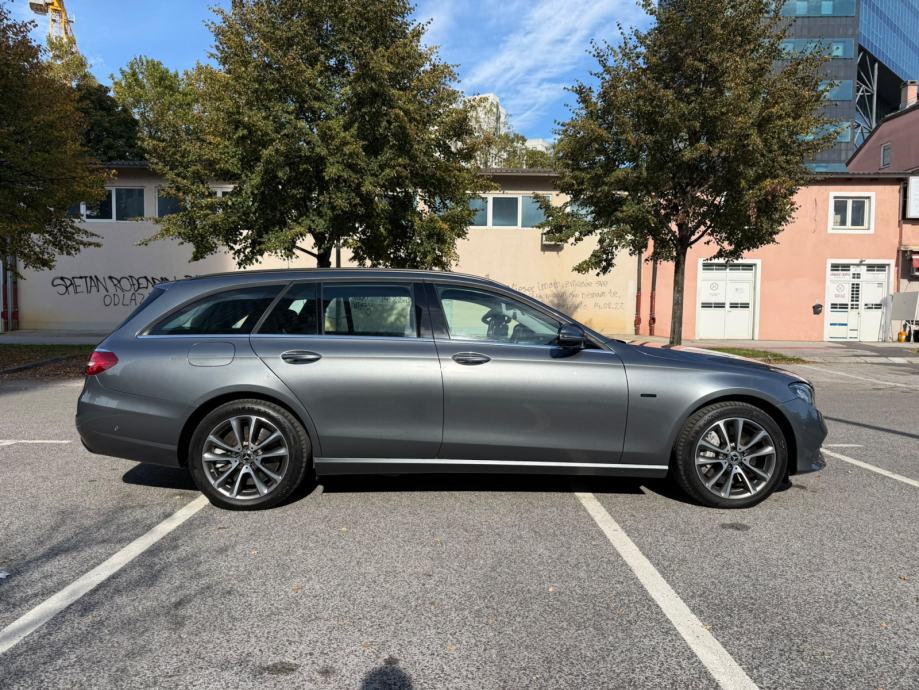 Mercedes-Benz E-klasa T-model 300de automatik Plug-in hibrid, fotografija 3