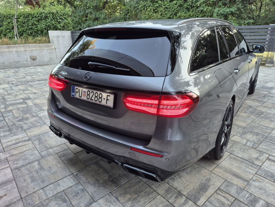 MERCEDES- BENZ E 63S AMG, fotografija 15