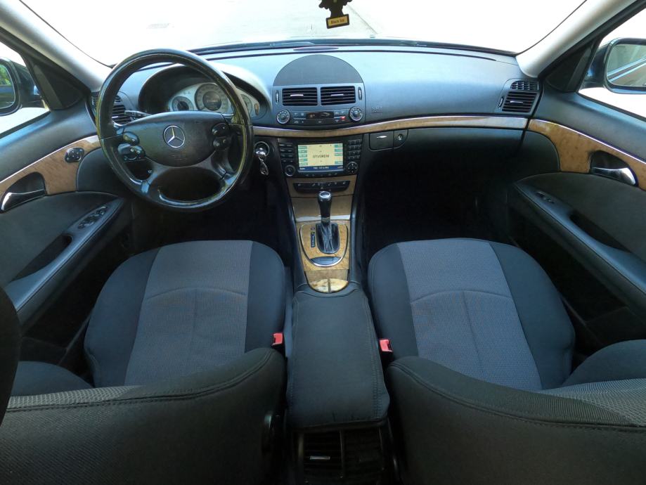 Mercedes-Benz E-klasa (w211) 220 CDI Avantgardeo - odlično očuvan -PDV, fotografija 10