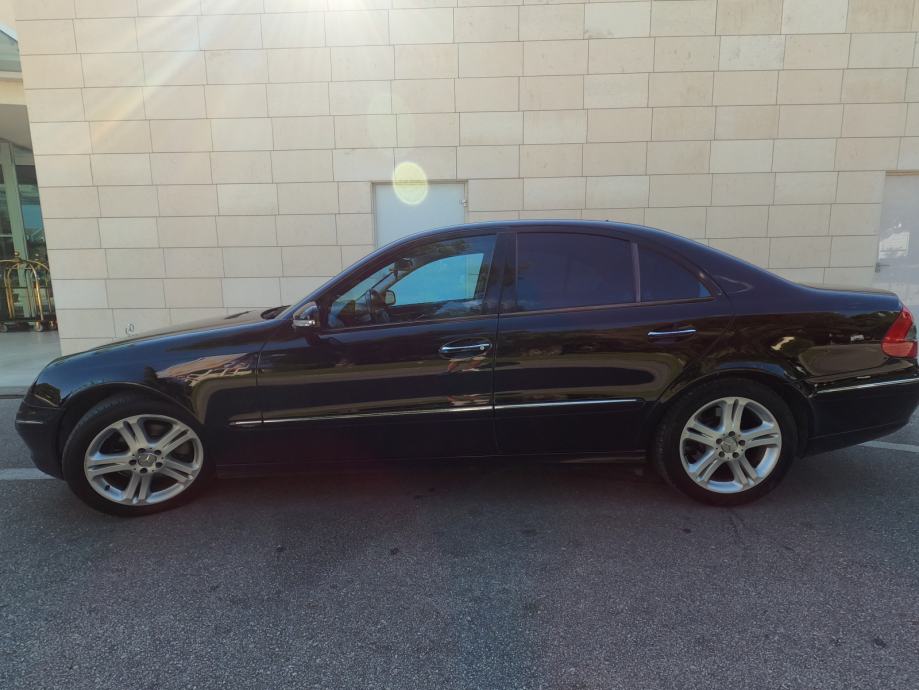 Mercedes-Benz E-klasa (w211) 220 CDI Avantgardeo - odlično očuvan -PDV, fotografija 6