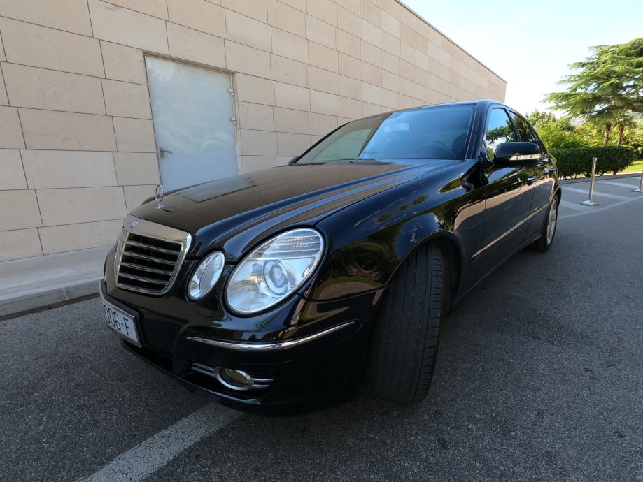 Mercedes-Benz E-klasa (w211) 220 CDI Avantgardeo - odlično očuvan -PDV, fotografija 7