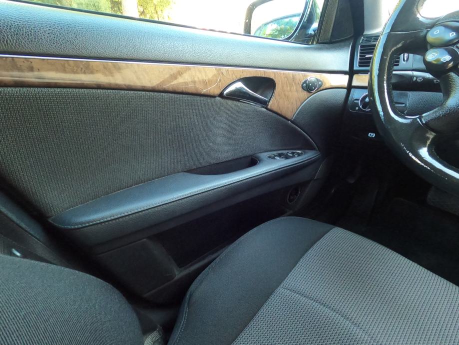 Mercedes-Benz E-klasa (w211) 220 CDI Avantgardeo - odlično očuvan -PDV, fotografija 16