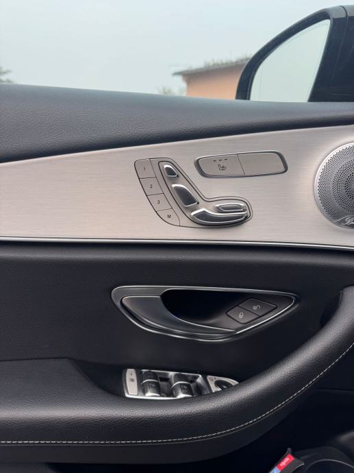 Mercedes-Benz E-klasa300de plug-in, fotografija 2
