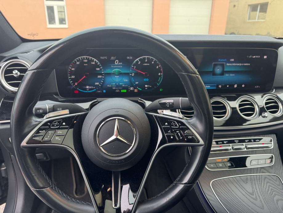 Mercedes-Benz E-klasa300de plug-in, fotografija 4