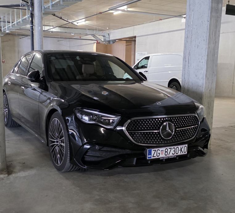 Mercedes-Benz E220d mild hybrid SUPERSCREEN, kao nov, fotografija 2