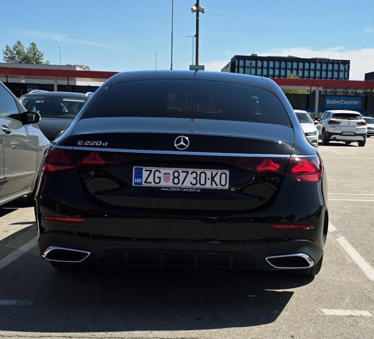 Mercedes-Benz E220d mild hybrid SUPERSCREEN, kao nov, fotografija 13