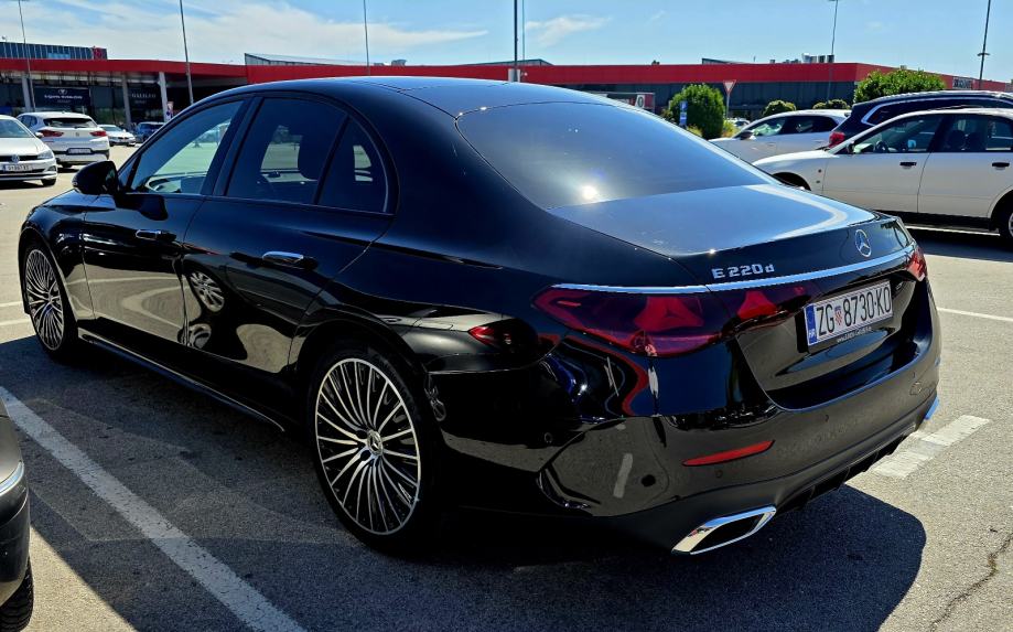 Mercedes-Benz E220d mild hybrid SUPERSCREEN, kao nov, fotografija 12