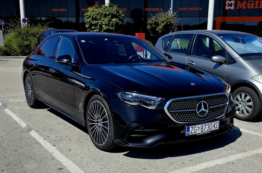 Mercedes-Benz E220d mild hybrid SUPERSCREEN, kao nov, fotografija 16