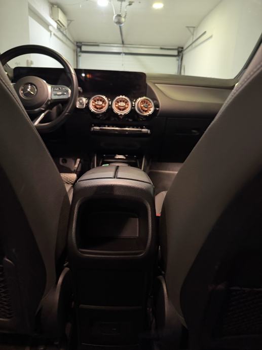 Mercedes-Benz EQA 250+, fotografija 12