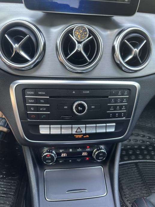 Mercedes-Benz GLA 180 automatik AMG, fotografija 14