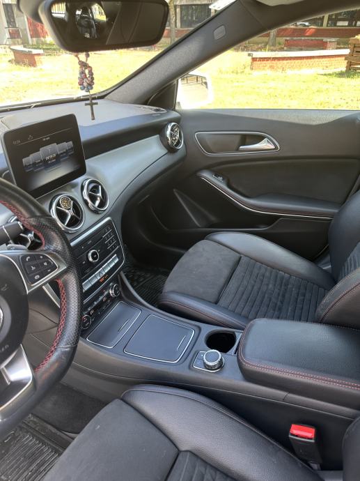 Mercedes-Benz GLA 180 automatik AMG, fotografija 12